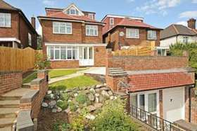 5 bedroom Detached f...